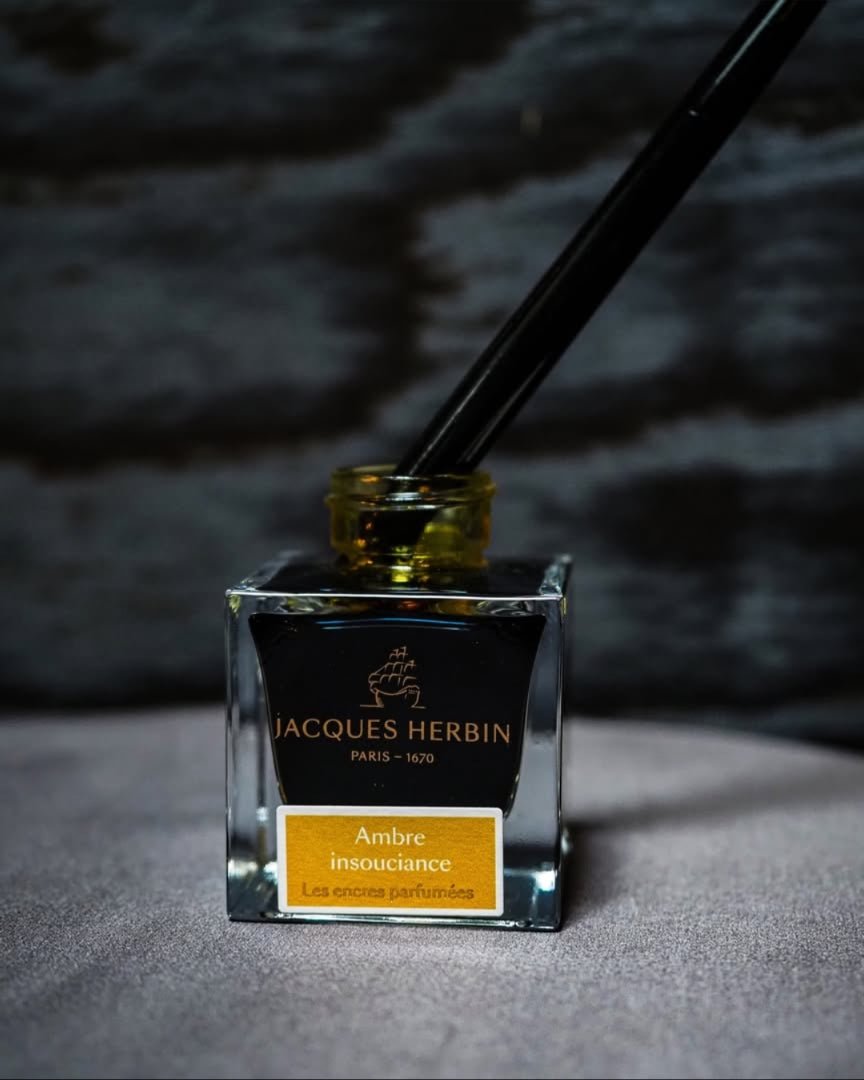 Flacon d'encre JACQUES HERBIN - Les Encres Parfumées - Ambre Insouciance - 50 ml - 3188555147412